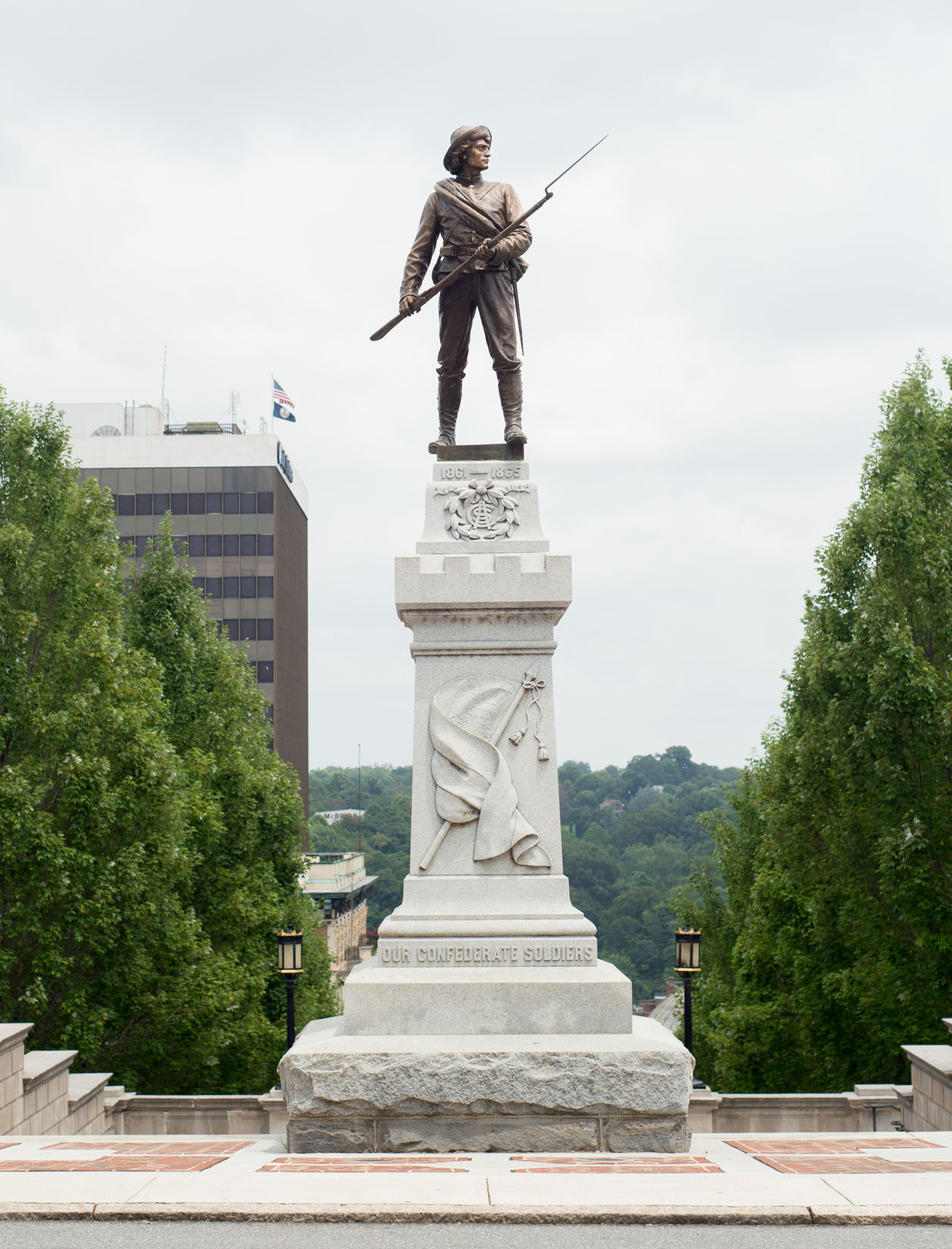 Monument Terrace 28